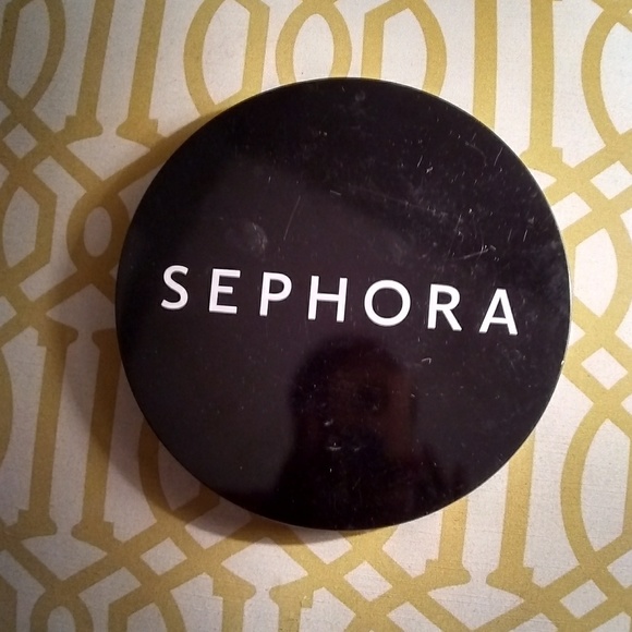 Makeup - Picture 3 of 4